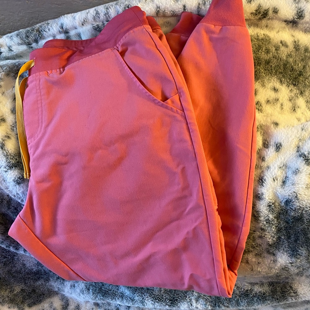 Figs joggers hot pink